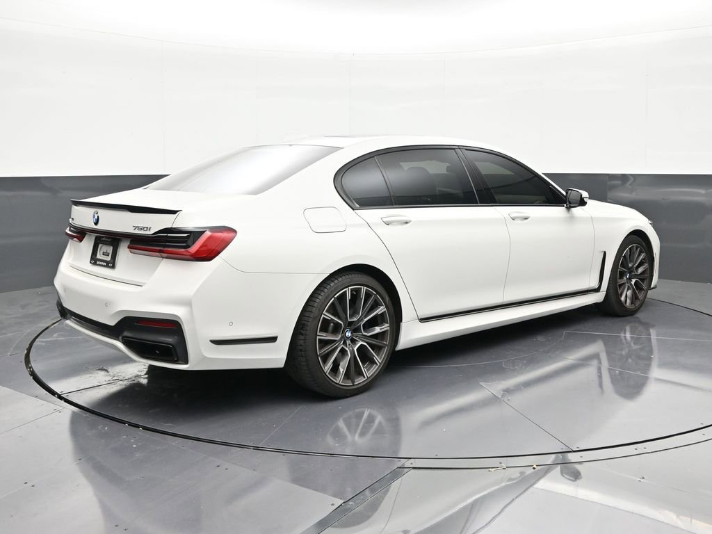 Used 2021 BMW 750i xDrive w/ M Sport Package AWD/4WD image 5