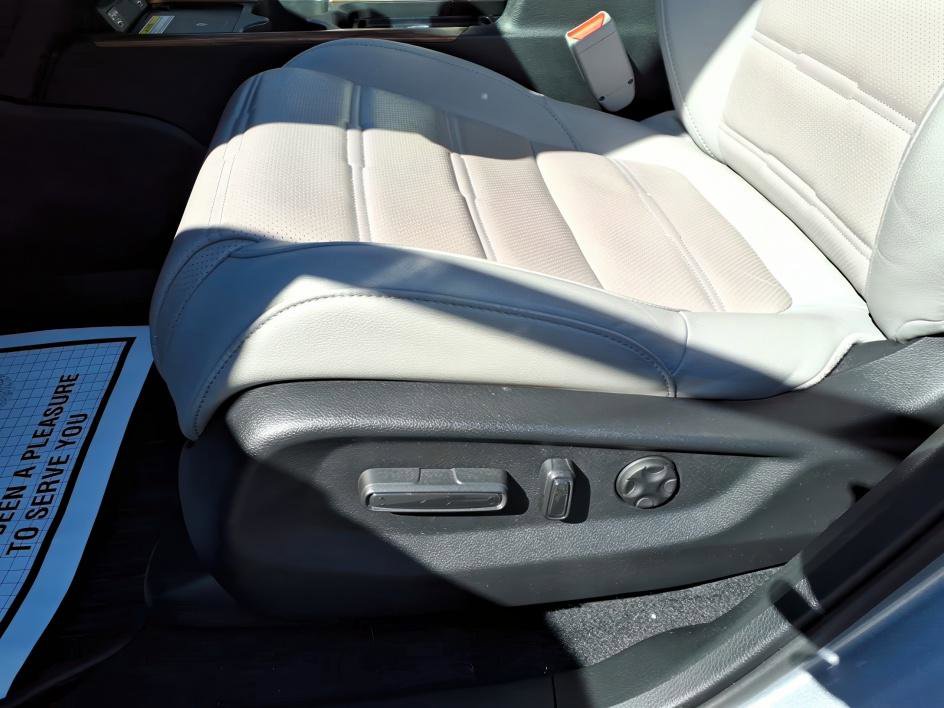 Used 2022 Honda CR-V Touring image 16