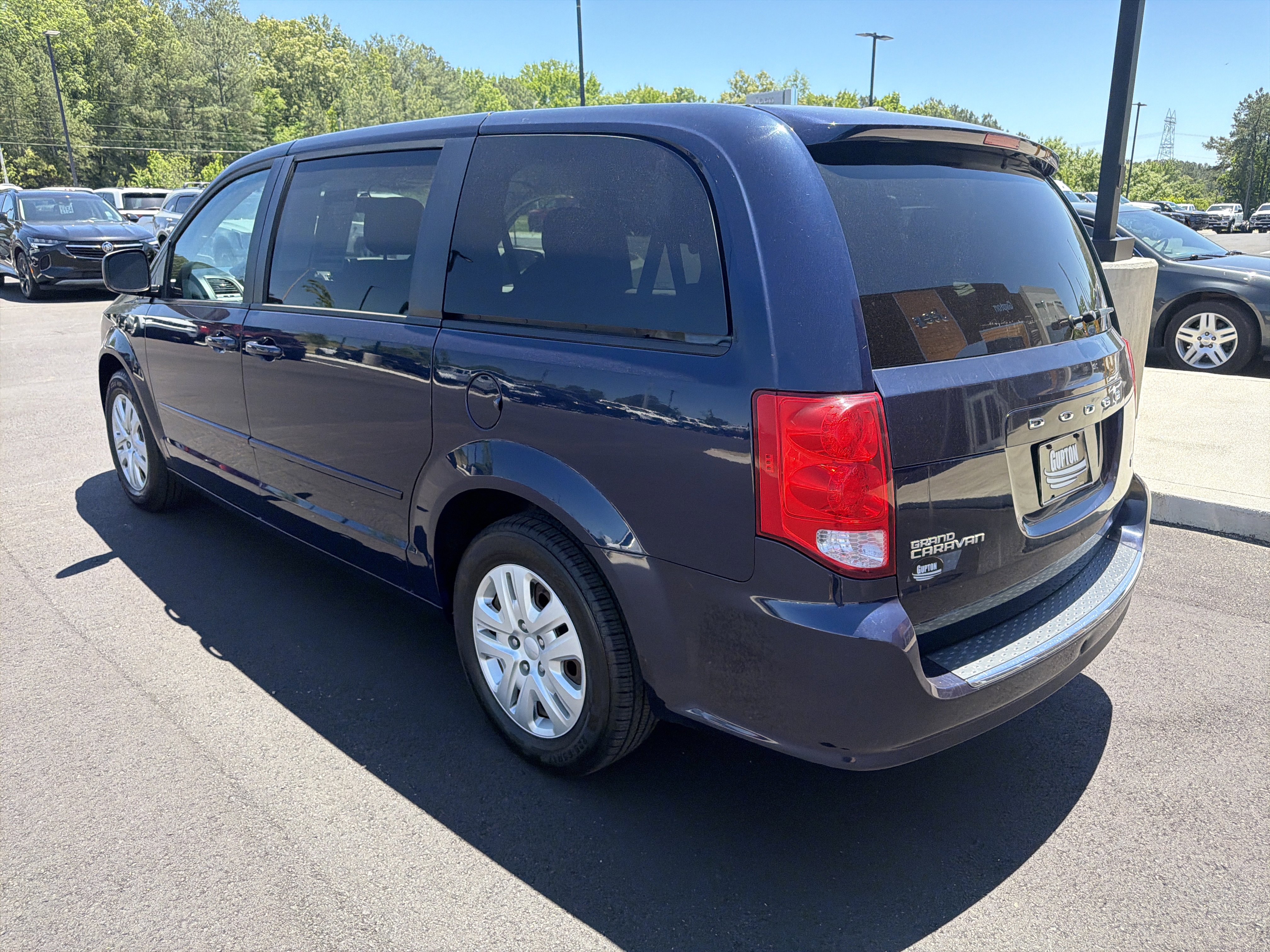 Used 2016 Dodge Grand Caravan SE w/ Quick Order Package 29E SE FWD image 16