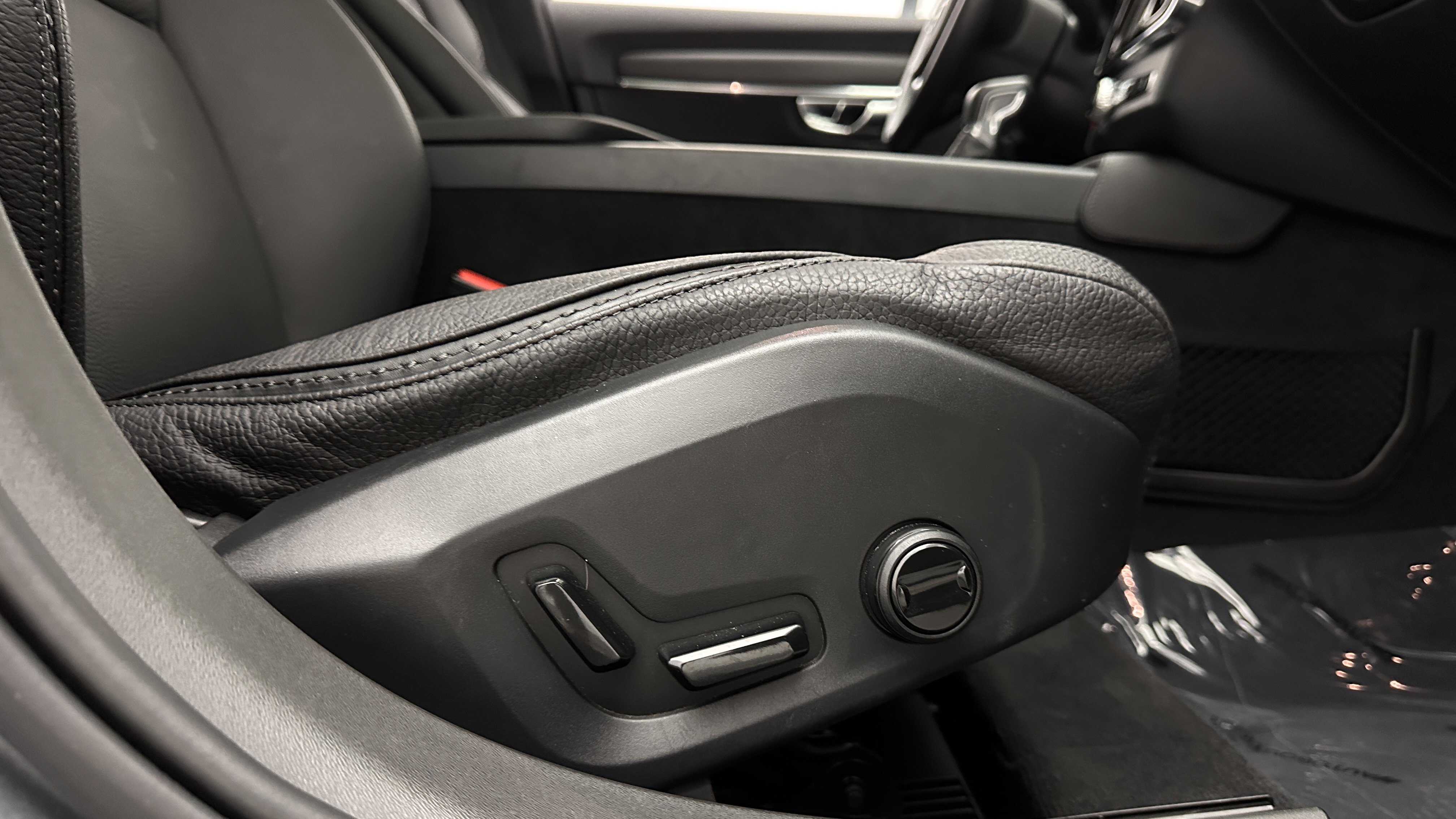 Used 2019 Volvo V90 T6 Cross Country w/ Advanced Package AWD/4WD image 36