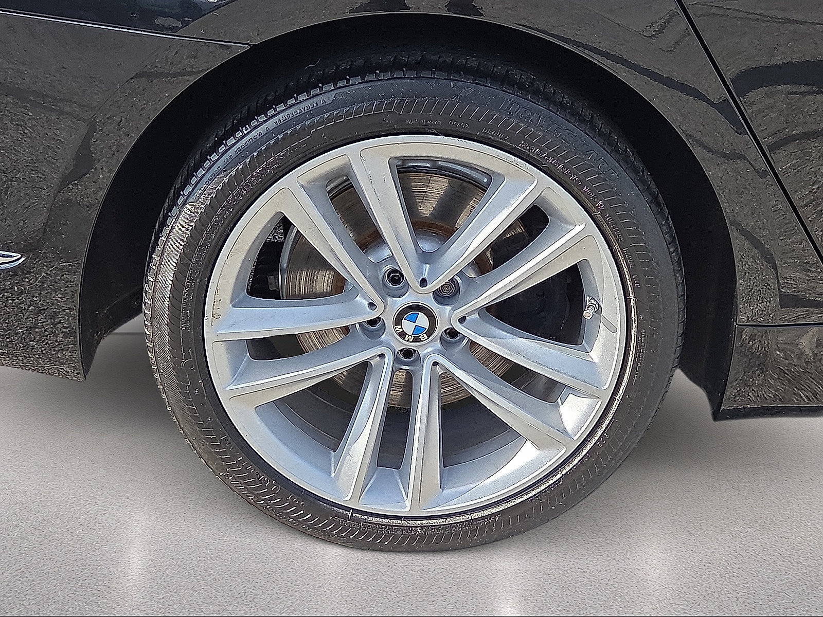 Used 2017 BMW 750i xDrive AWD/4WD image 16