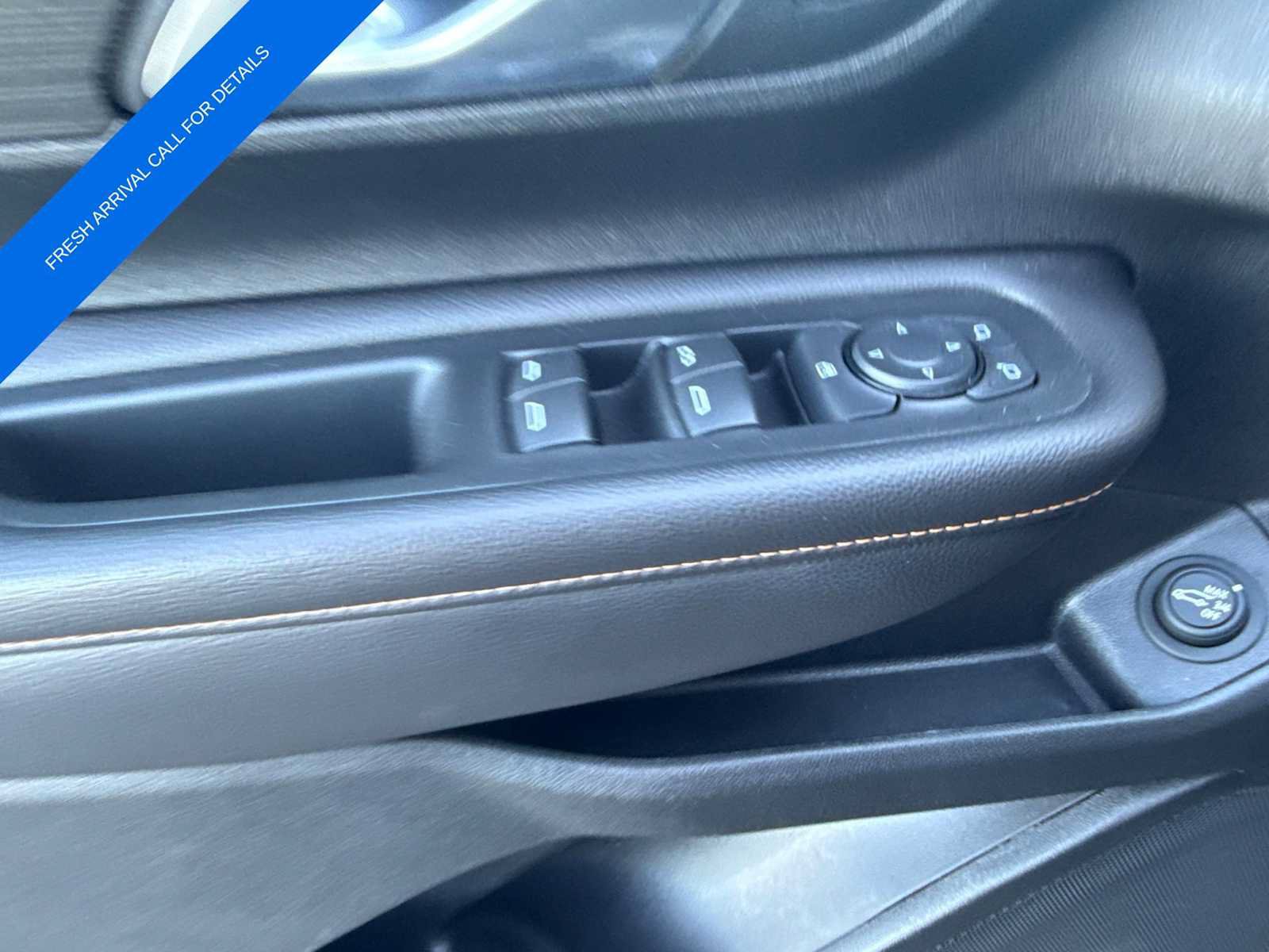 Used 2019 GMC Terrain SLT w/ Preferred Package AWD/4WD image 17