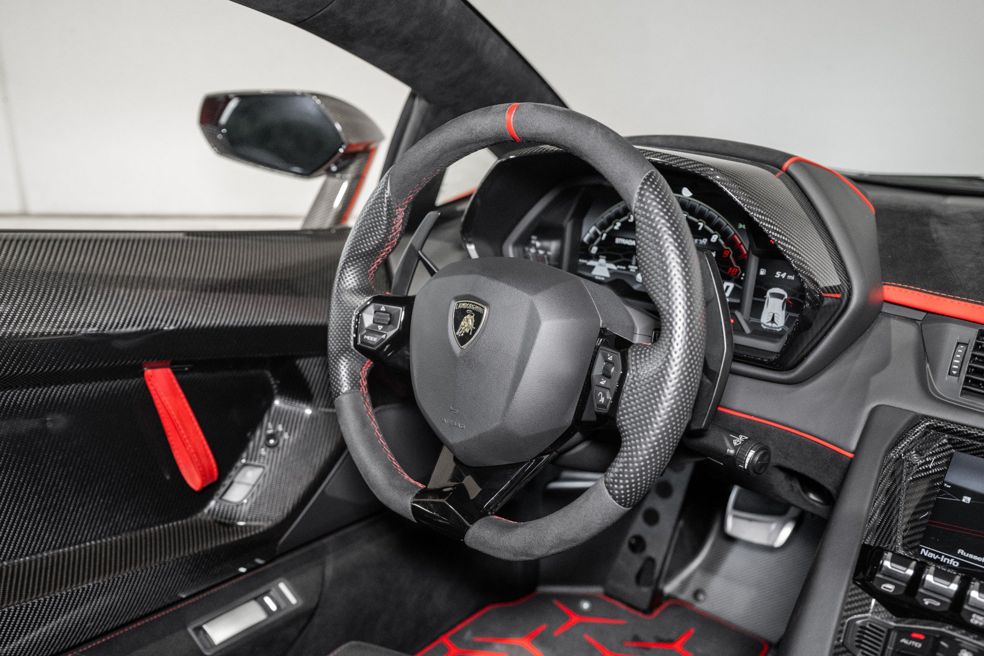 Used 2021 Lamborghini Aventador SVJ AWD/4WD image 32