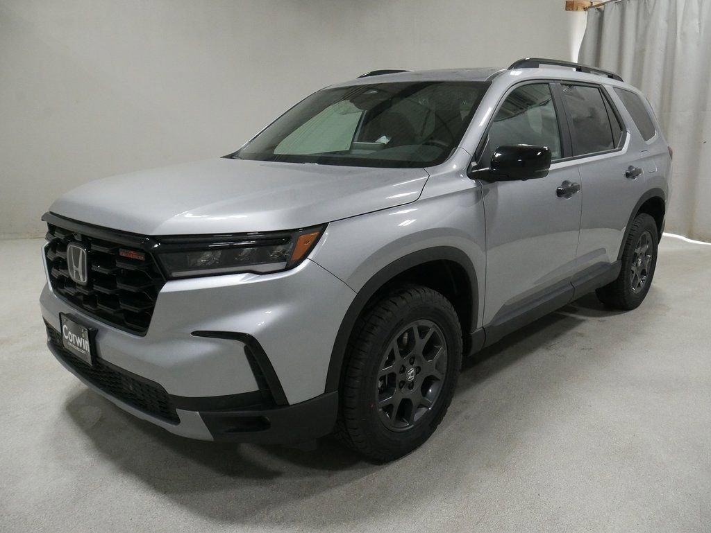 New 2025 Honda Pilot TrailSport image 3