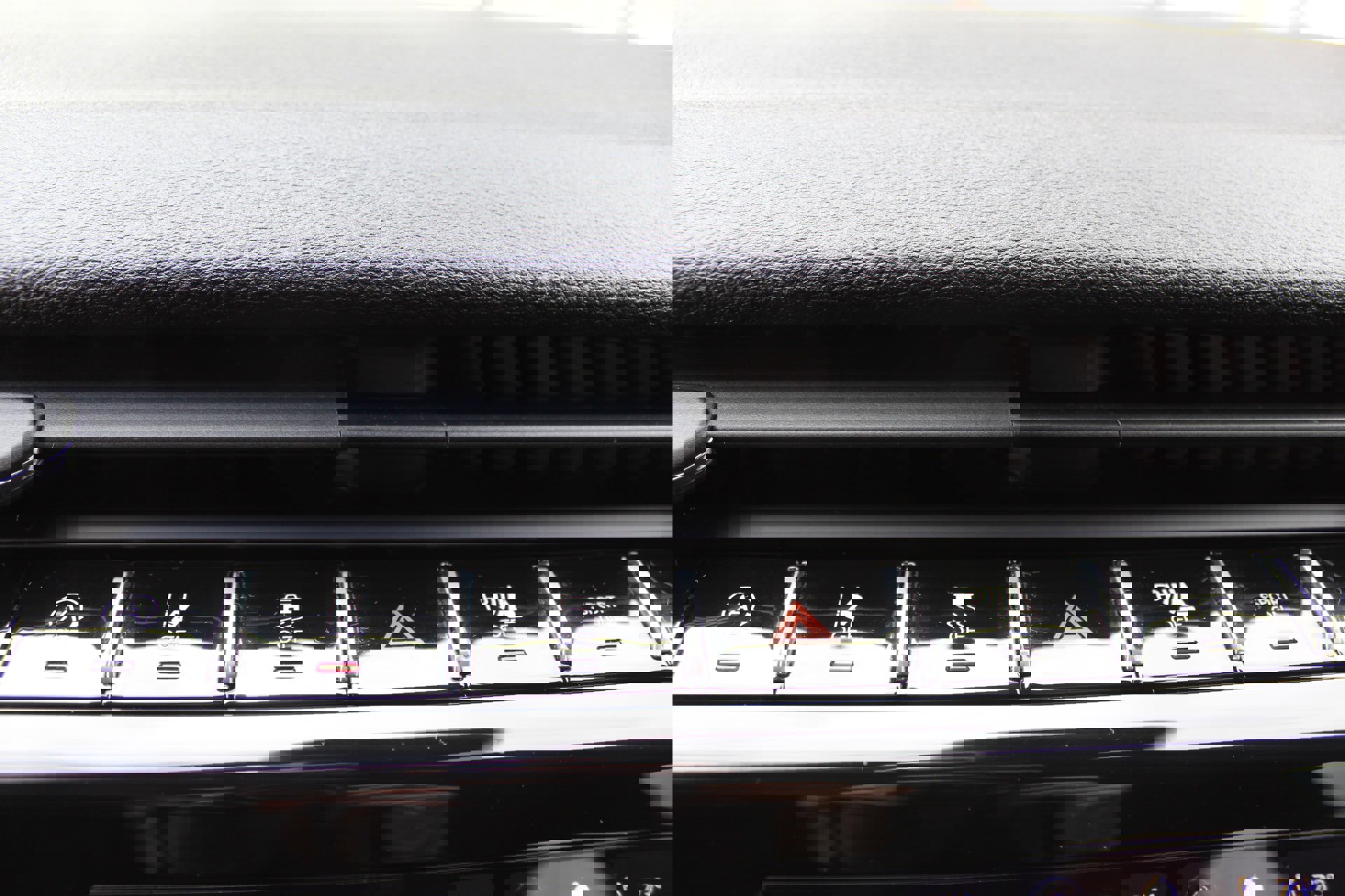 Used 2024 Jeep Grand Cherokee L Laredo image 43