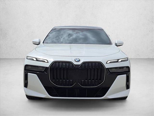 Used 2024 BMW 760i xDrive w/ Premium Package 2 AWD/4WD image 2