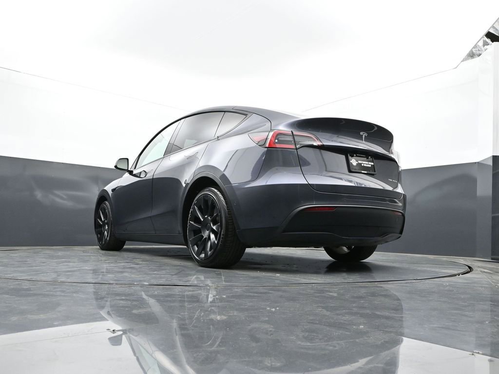 Used 2021 Tesla Model Y Long Range AWD/4WD image 31