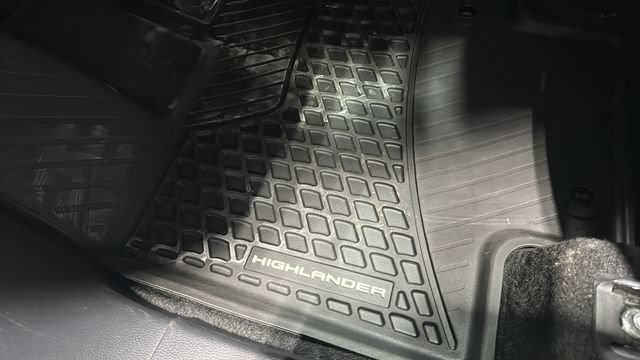 Used 2026 Toyota Highlander Platinum AWD/4WD image 12