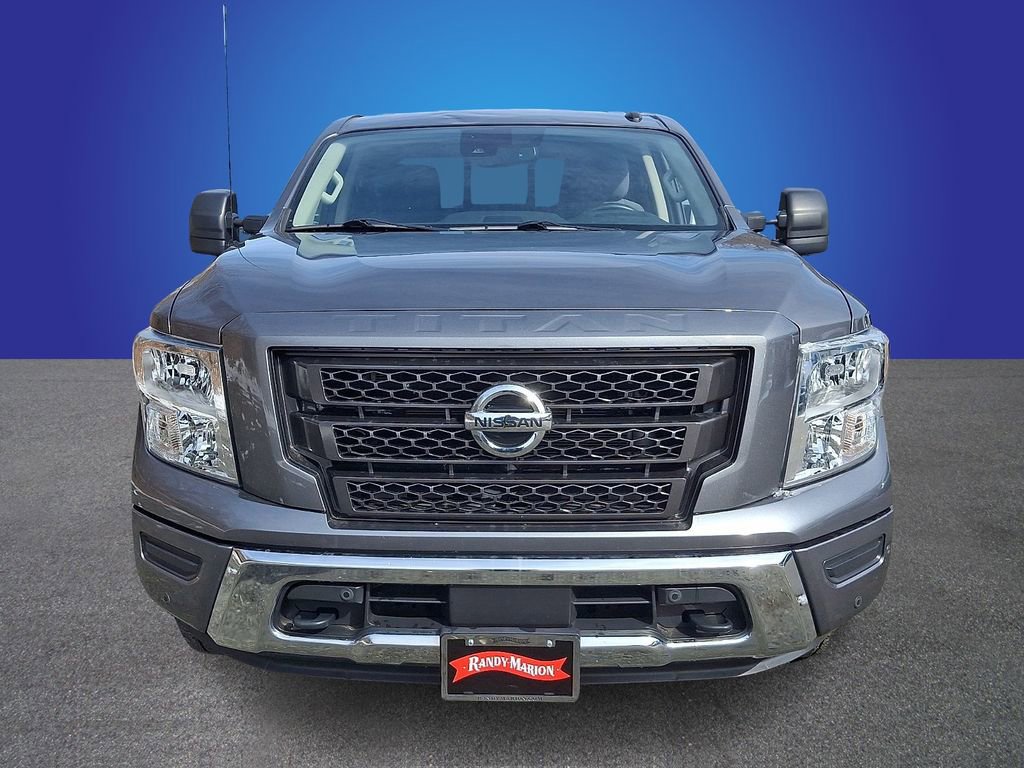 Used 2021 Nissan Titan SV w/ SV Convenience Package image 2