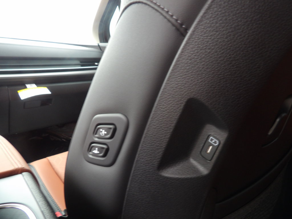 New 2026 Kia Carnival EX FWD image 29