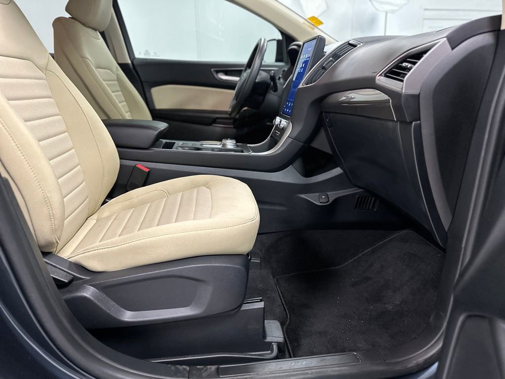 Certified 2024 Ford Edge SE image 21
