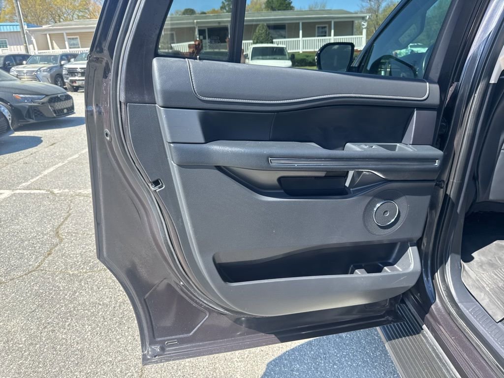 Used 2024 Ford Expedition Max XLT image 30