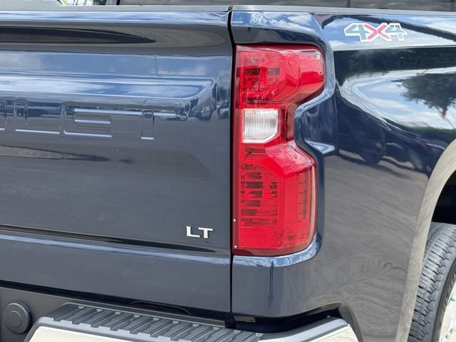 Used 2023 Chevrolet Silverado 1500 LT AWD/4WD image 8