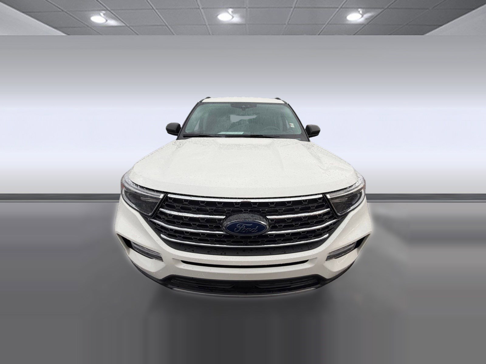 Used 2023 Ford Explorer XLT w/ Equipment Group 202A image 4