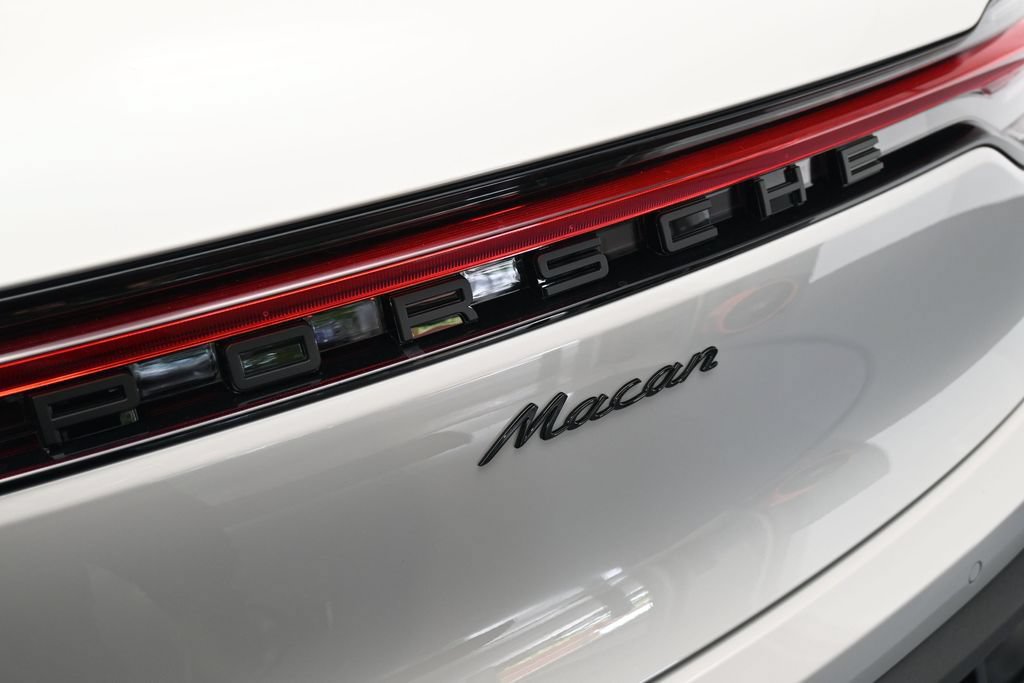 New 2026 Porsche Macan AWD/4WD image 30