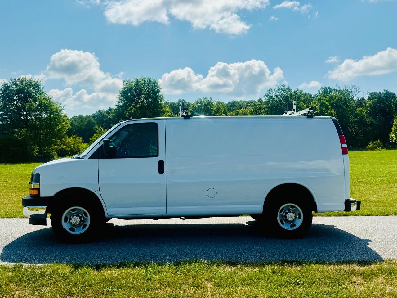 Used 2020 Chevrolet Express 2500 w/ Driver Convenience Package RWD image 2