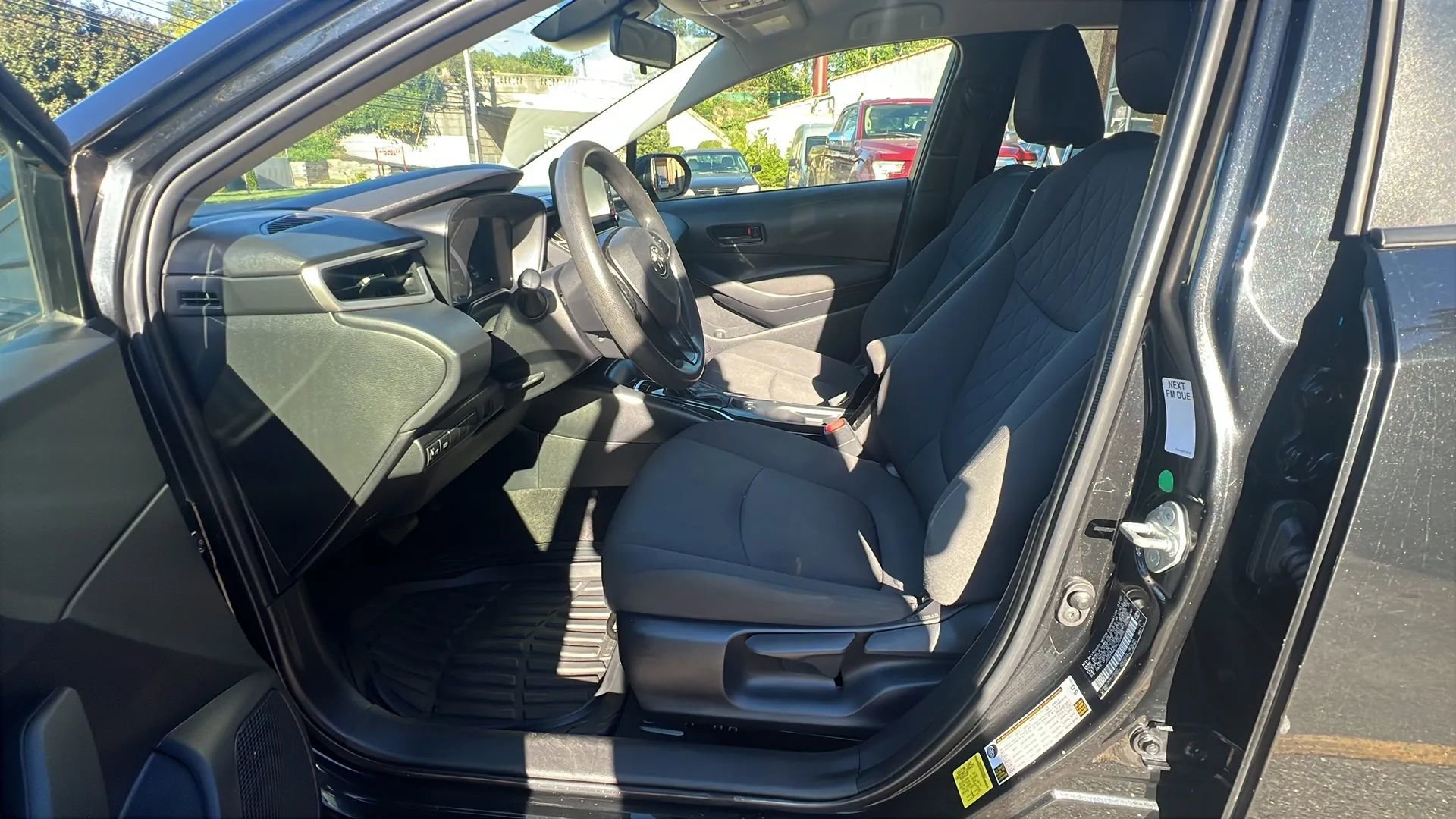 Used 2022 Toyota Corolla LE image 24