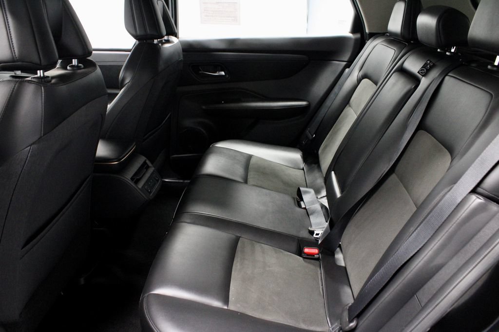 Certified 2023 Nissan Ariya AWD image 22