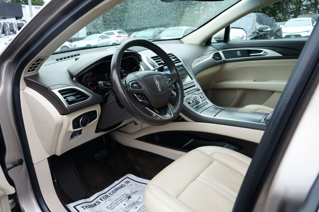 Used 2018 Lincoln MKZ Select w/ Technology Package image 12