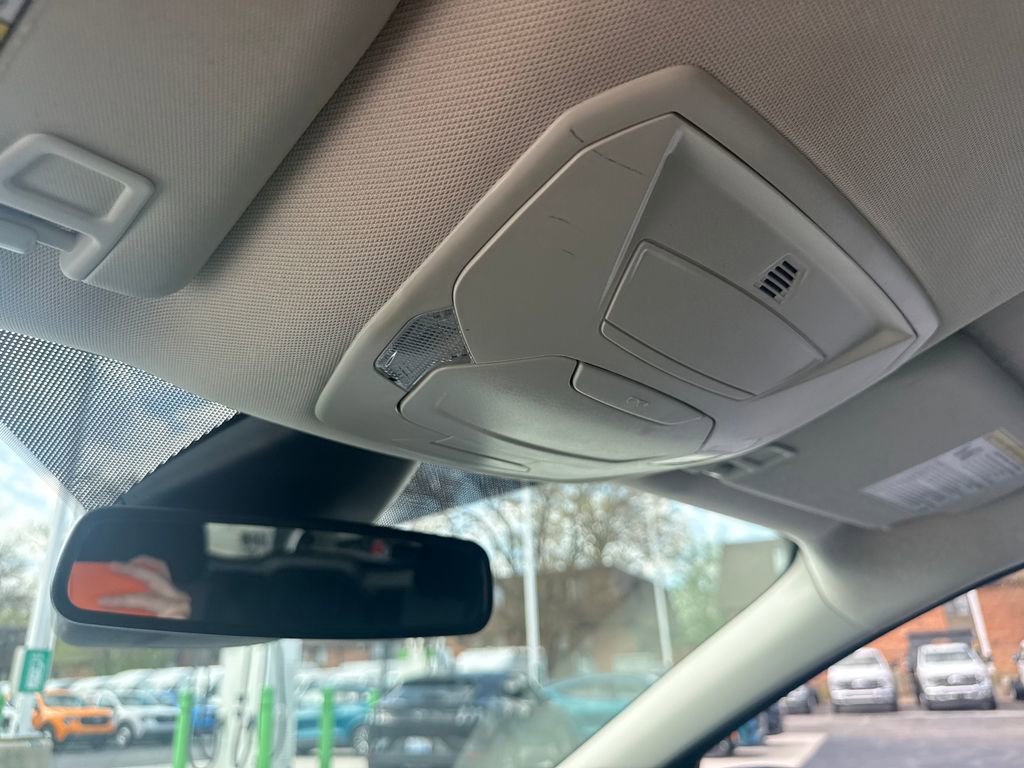 Used 2018 Ford Escape SE w/ Ford Safe & Smart Package AWD/4WD image 40