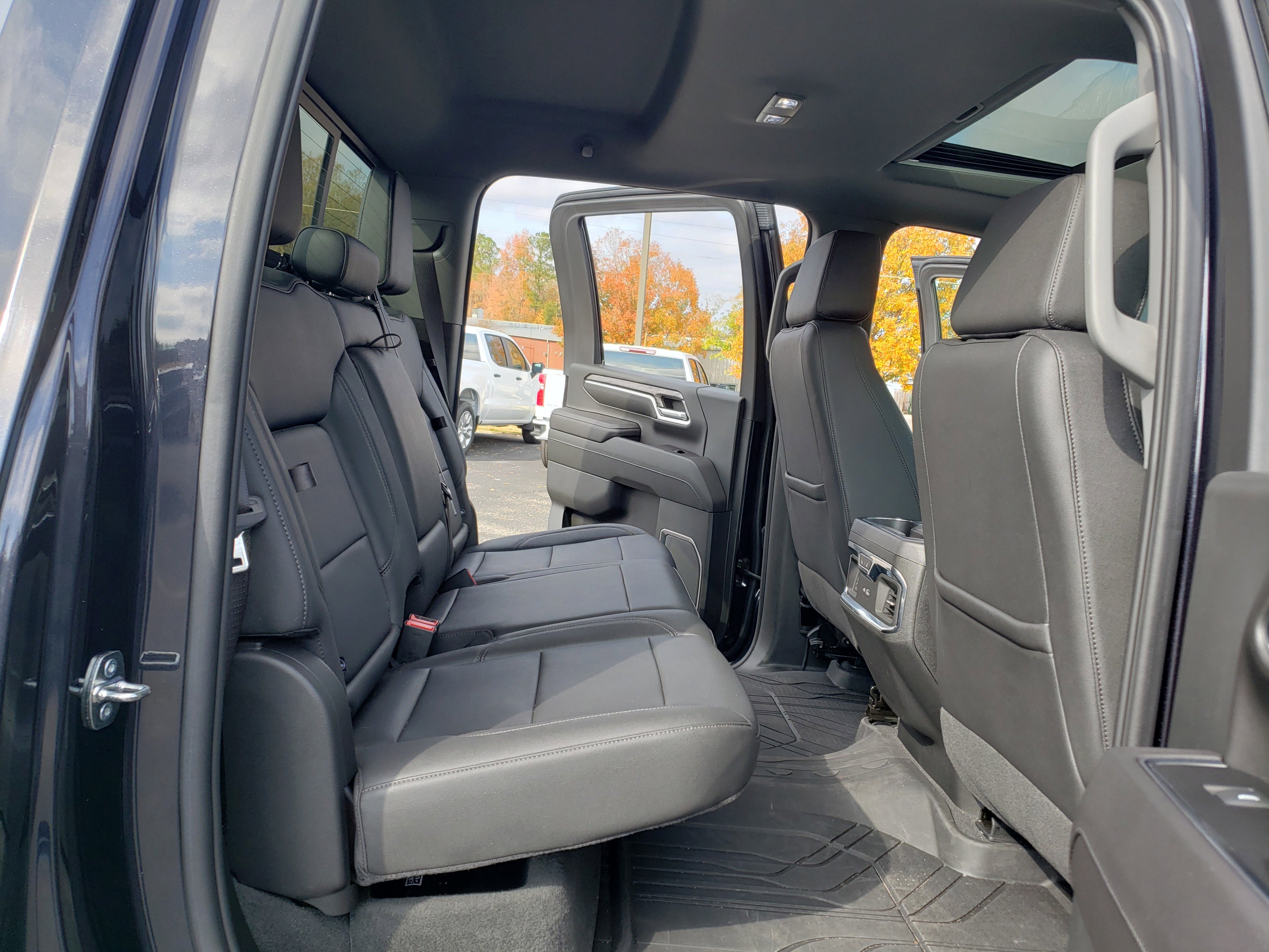 Used 2024 Chevrolet Silverado 3500 LTZ w/ LTZ Plus Package image 32