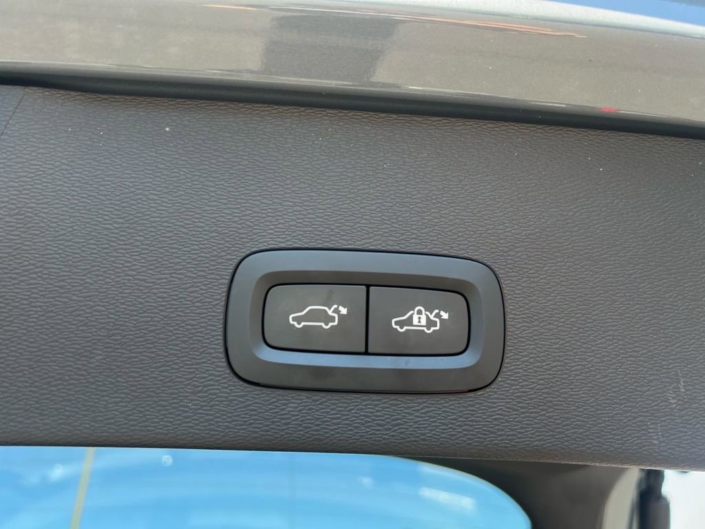 Certified 2023 Volvo C40 P8 Recharge Ultimate AWD/4WD image 29