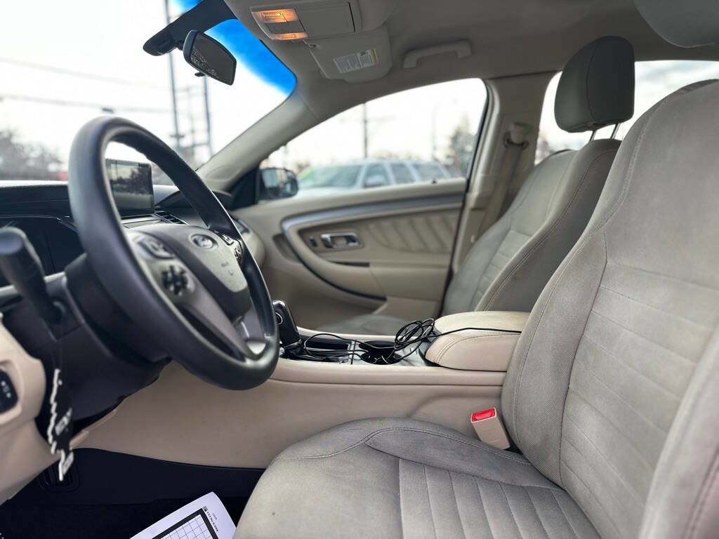 Used 2015 Ford Taurus SE image 13