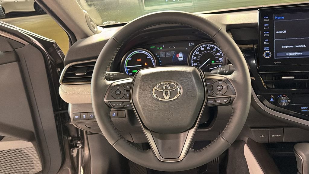 Used 2024 Toyota Camry XSE w/ Navigation Package image 17
