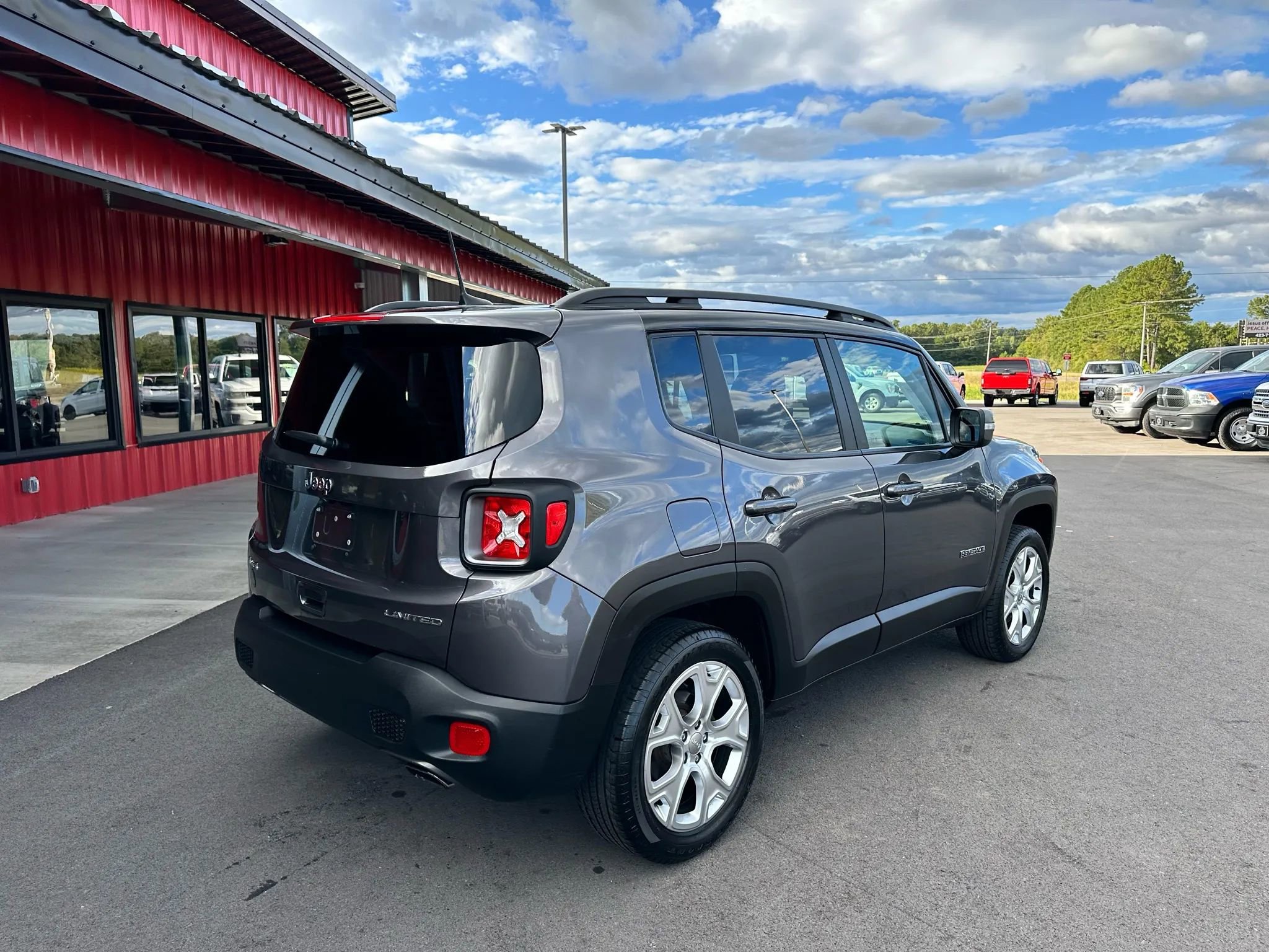 Used 2020 Jeep Renegade Limited image 4