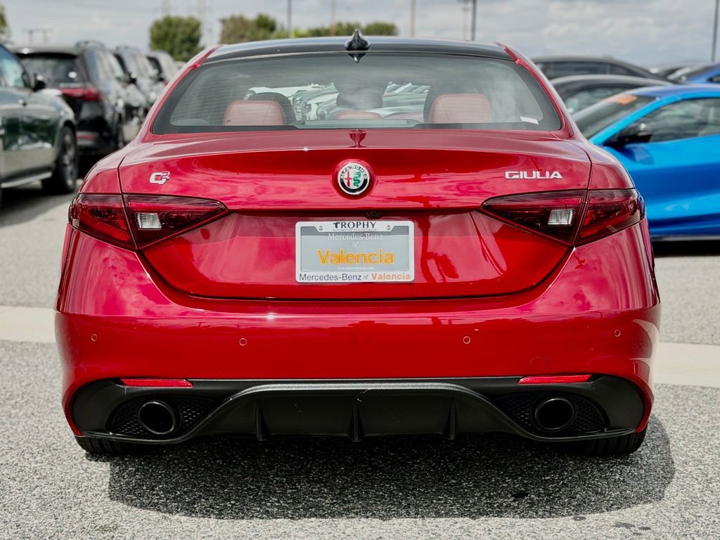 Used 2023 Alfa Romeo Giulia Veloce RWD image 9