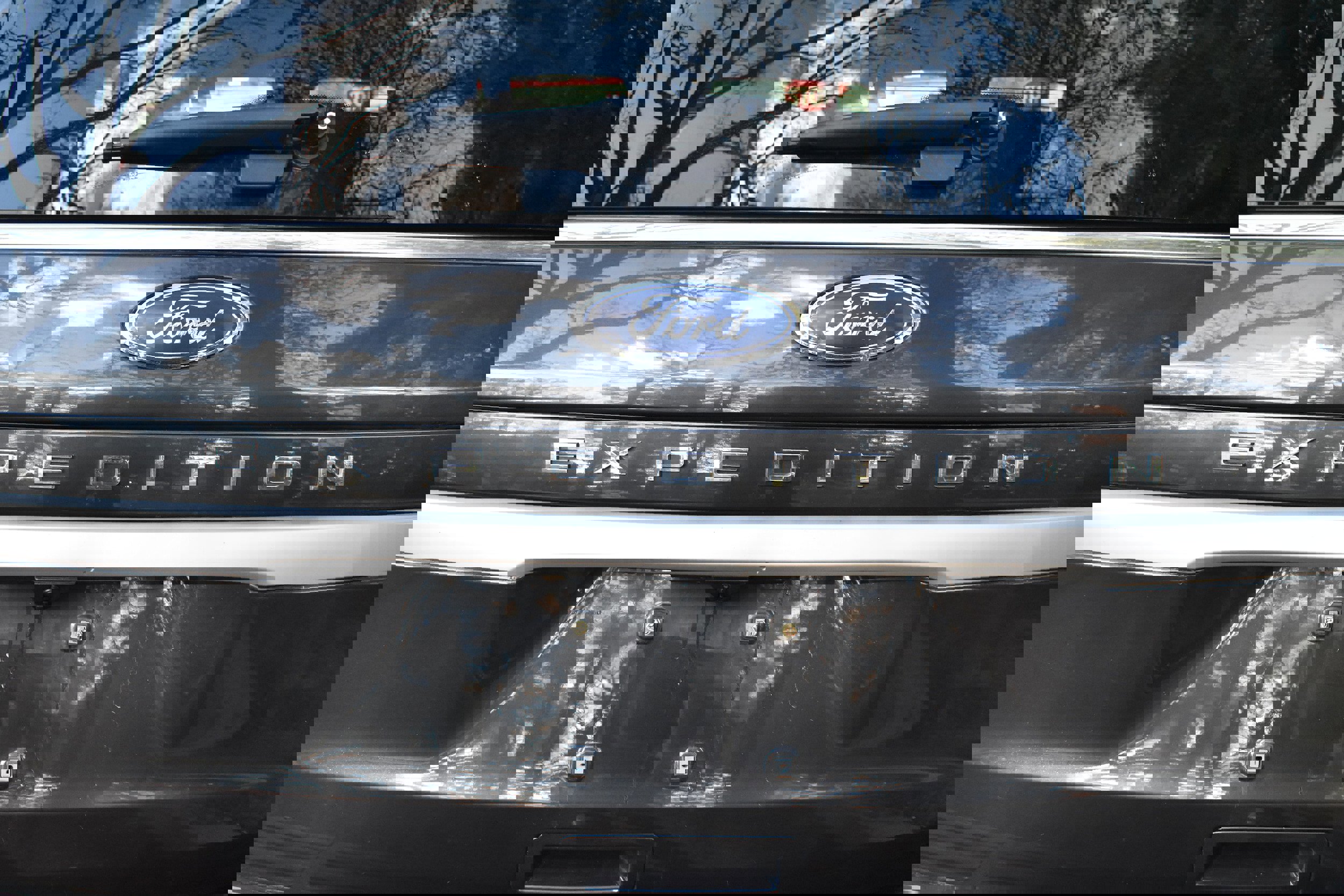 Used 2024 Ford Expedition XLT image 19