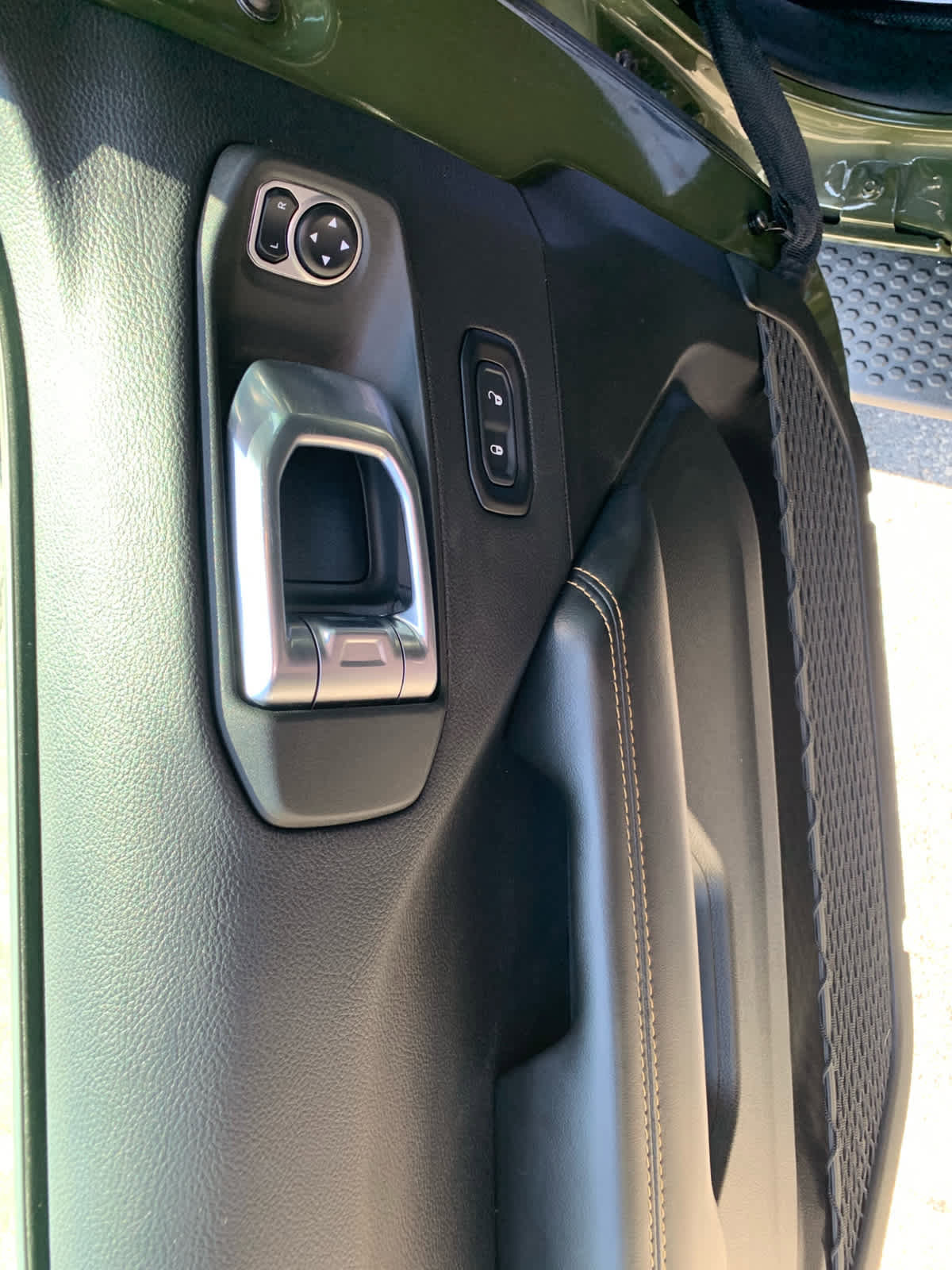 Used 2024 Jeep Wrangler Unlimited Sahara AWD/4WD image 13