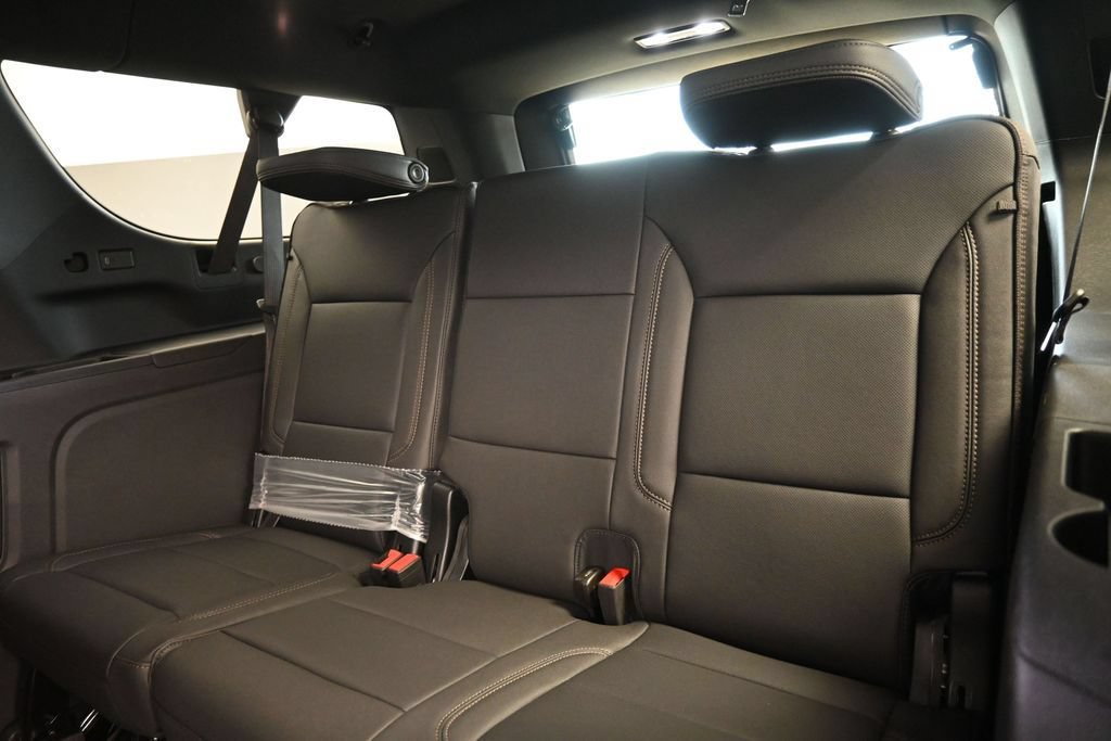 New 2026 Chevrolet Suburban High Country AWD/4WD image 17