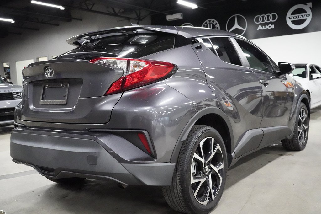 Used 2021 Toyota C-HR XLE FWD image 5