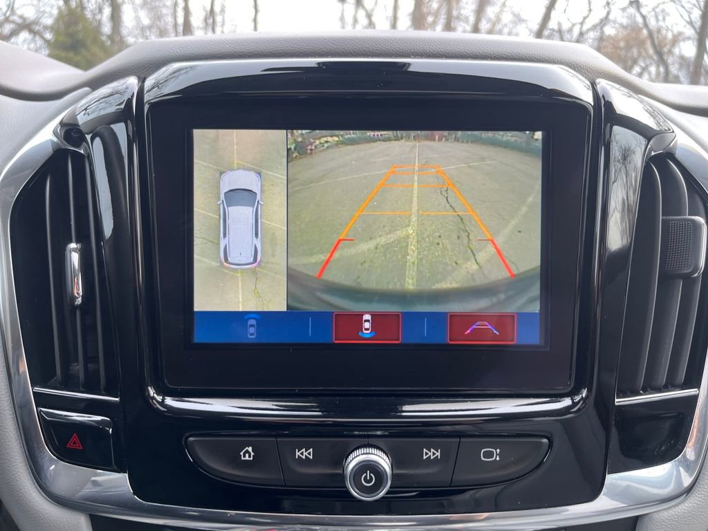 Used 2018 Chevrolet Traverse LT w/ LPO, 'HIT The Road' Package image 29