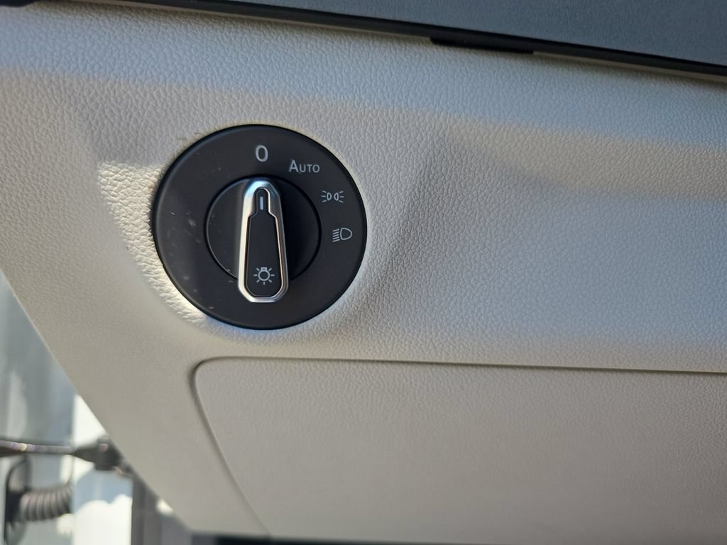 New 2026 Volkswagen Jetta SE FWD image 22