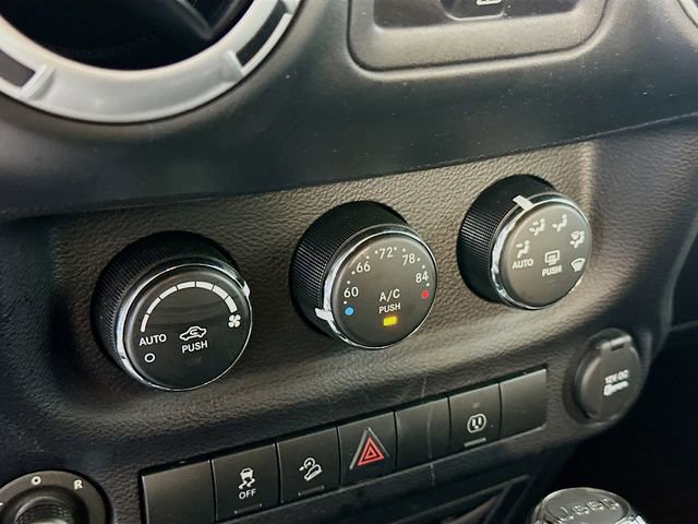 Used 2016 Jeep Wrangler Unlimited Sahara w/ Connectivity Group image 15