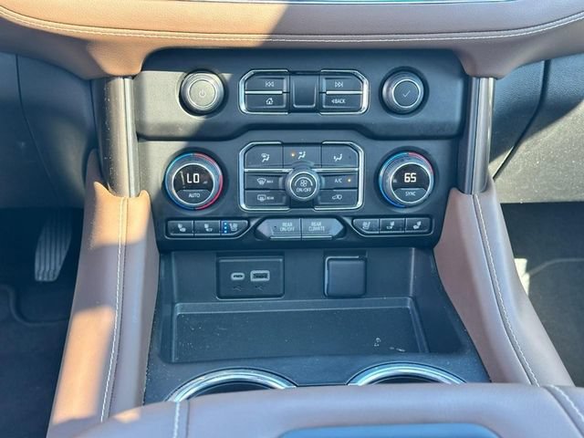 Used 2024 Chevrolet Tahoe High Country AWD/4WD image 16