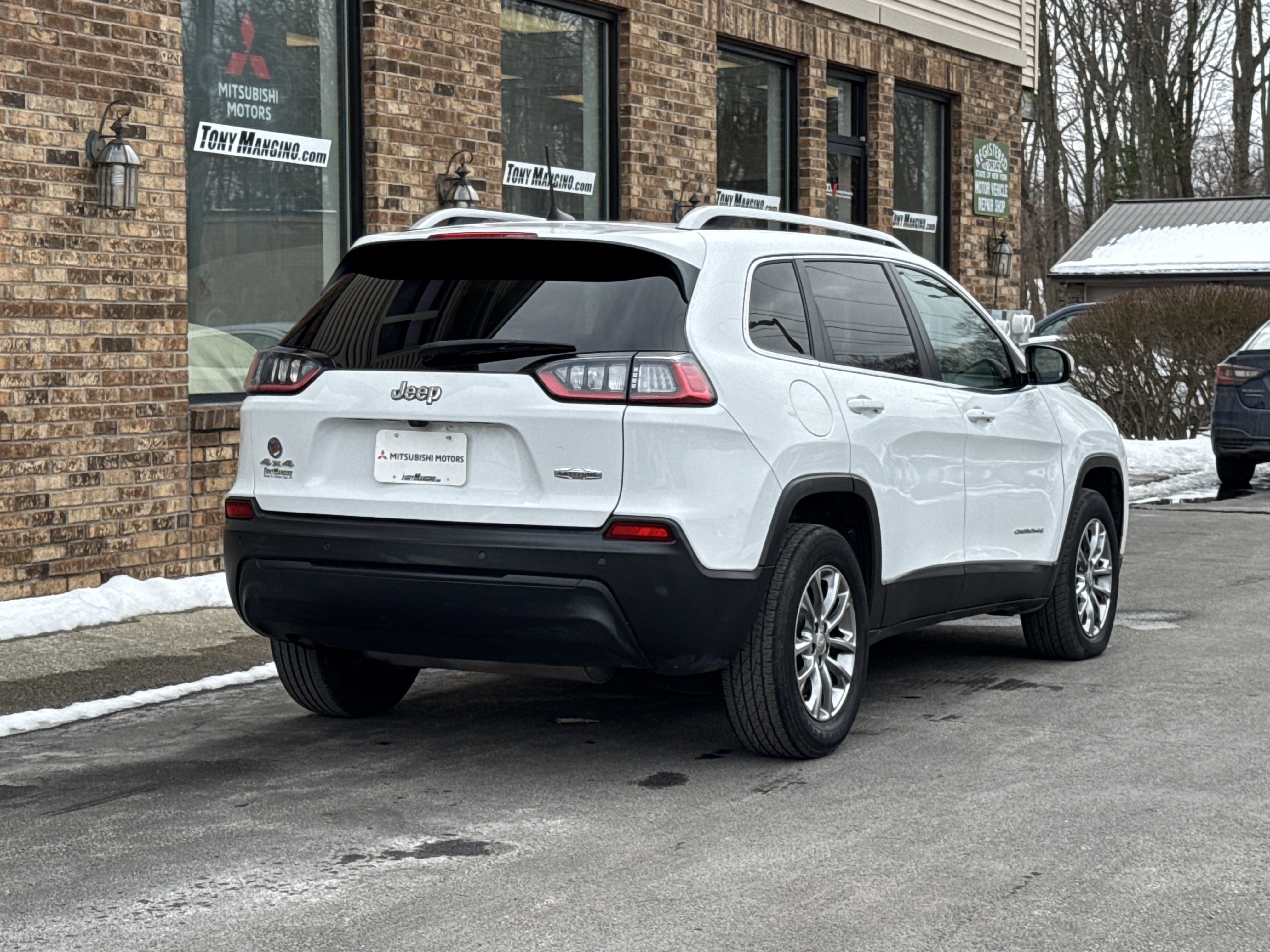 Used 2019 Jeep Cherokee Latitude Plus w/ Comfort/Convenience Group image 5
