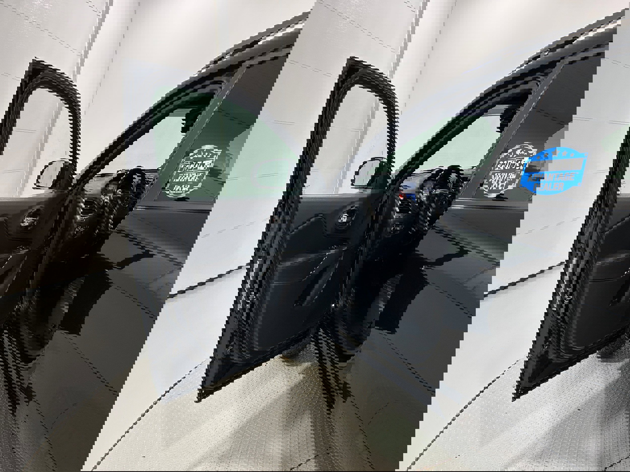 Used 2019 Jeep Cherokee High Altitude image 26