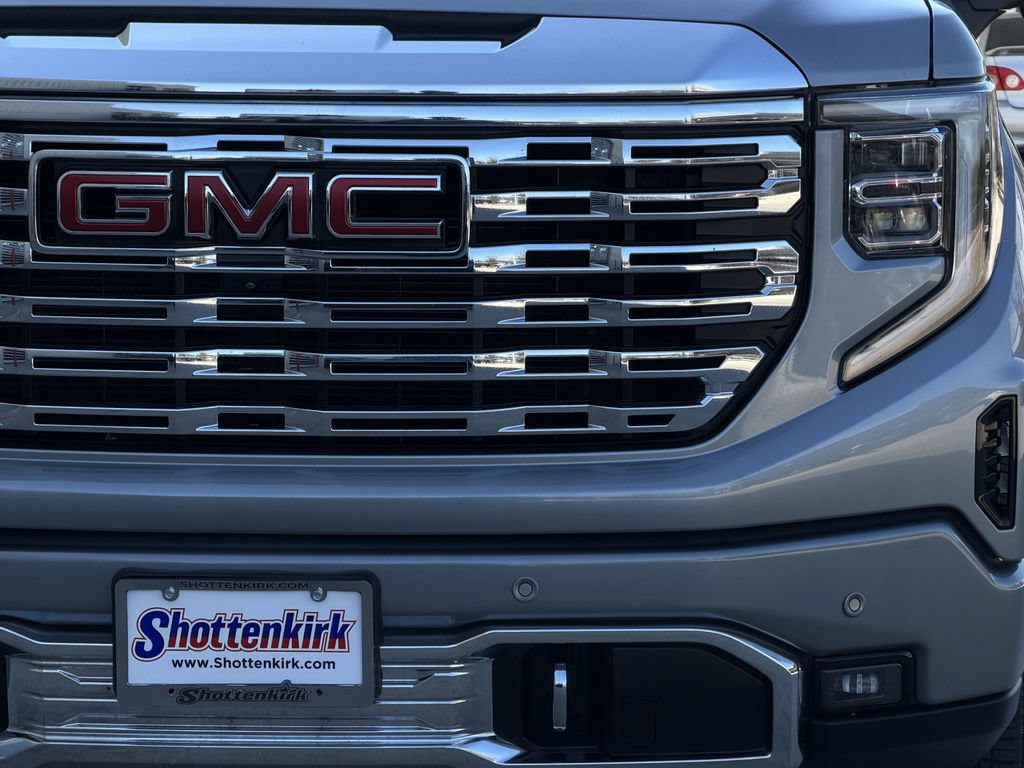 Used 2025 GMC Sierra 1500 Denali w/ Denali Reserve Package AWD/4WD image 8