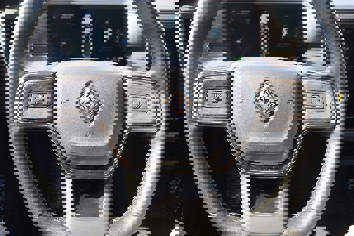 Used 2022 Rivian R1T Adventure image 50