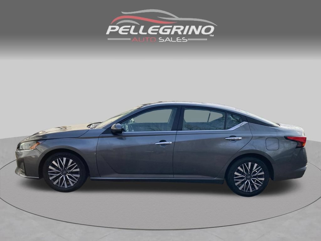 Used 2023 Nissan Altima 2.5 SV FWD image 3