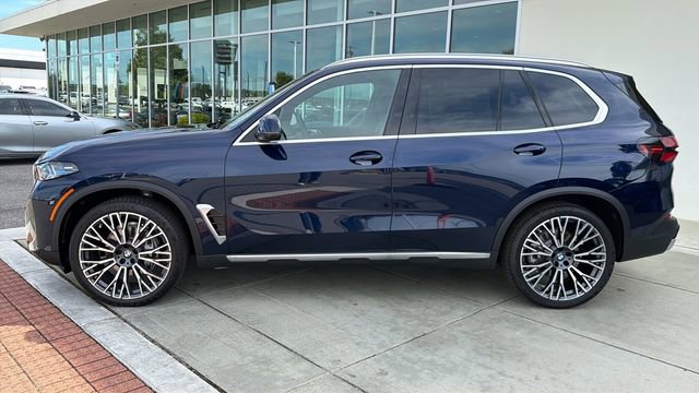 New 2026 BMW X5 xDrive40i w/ Premium Package image 3