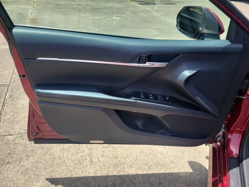 Certified 2018 Toyota Camry LE FWD image 11