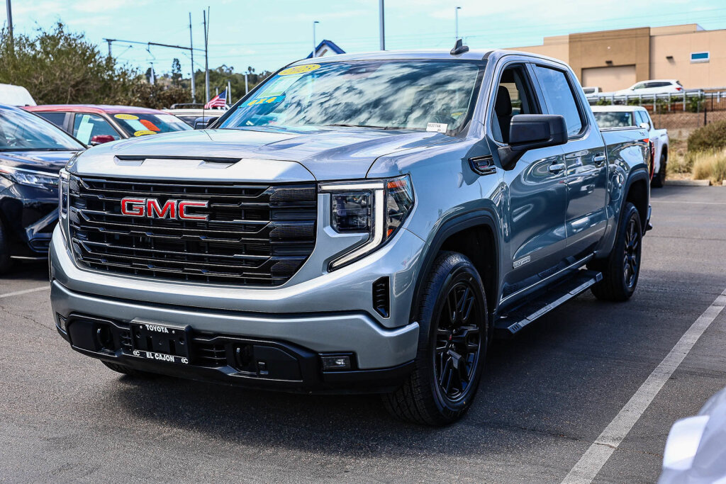 Used 2023 GMC Sierra 1500 Elevation w/ X31 Off-Road Package AWD/4WD image 16
