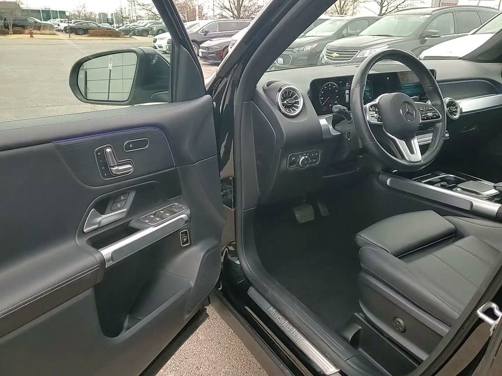 Used 2023 Mercedes-Benz GLB 250 4MATIC image 22