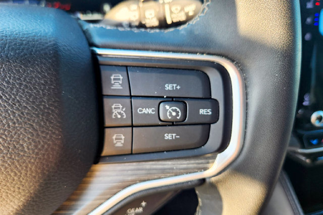 Used 2024 Jeep Wagoneer L Series II AWD/4WD image 20