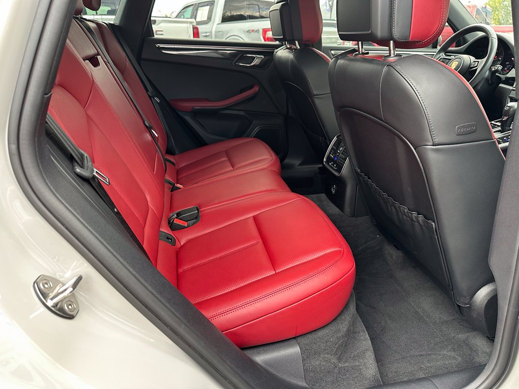 Used 2023 Porsche Macan AWD/4WD image 20