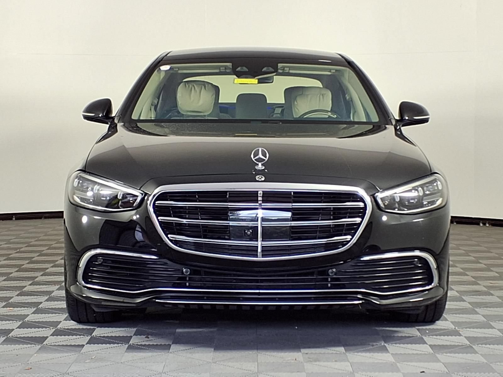 Used 2023 Mercedes-Benz S 580 4MATIC Sedan image 2